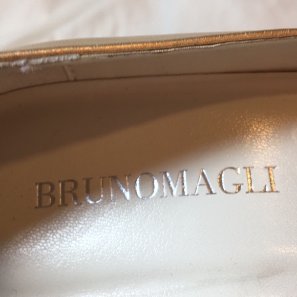 Brunomagli gold open toe heel. - Picture 5 of 8